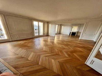 Appartement 7 pièces 236 m²
