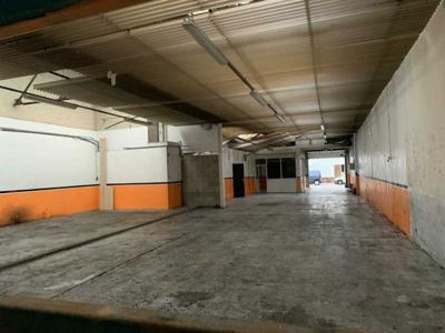 Local commercial 400 m²
