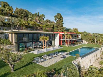 Une villa ultramoderne avec des vues sur le Cap Ferrat et Villefranche