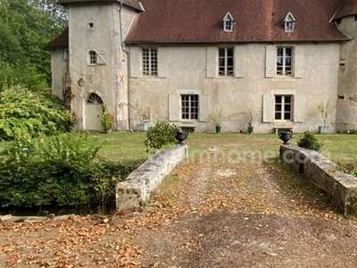 Vente maison 18 pièces 459 m² Roumazières-Loubert (16270)