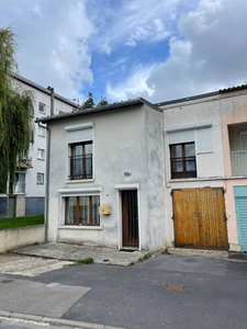 Vente maison 6 pièces 110 m² Saint-Quentin (02100)