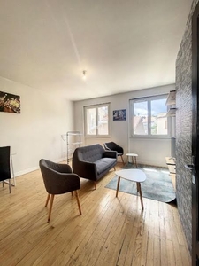 Location appartement 5 pièces 81.96 m²