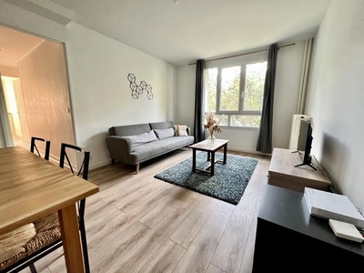 Location meublée appartement 4 pièces 62.18 m²