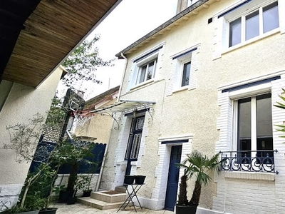 Vente maison 7 pièces 160 m²