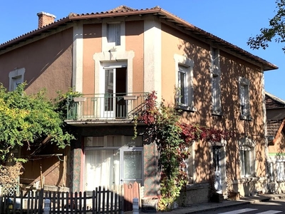 Vente maison 8 pièces 237 m²