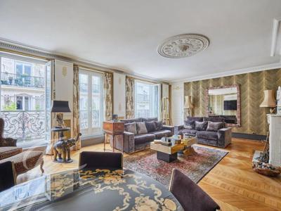 Appartement de luxe de 4 pièces en vente à Champs-Elysées, Madeleine, Triangle d’or, France