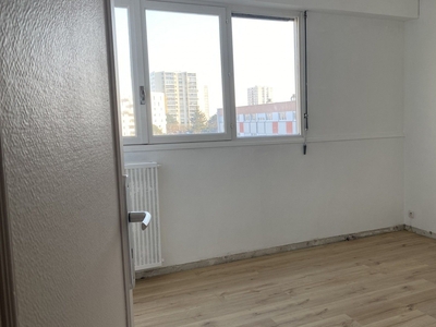 Appartement 4 pièces de 85 m² à Saint-Herblain (44800)