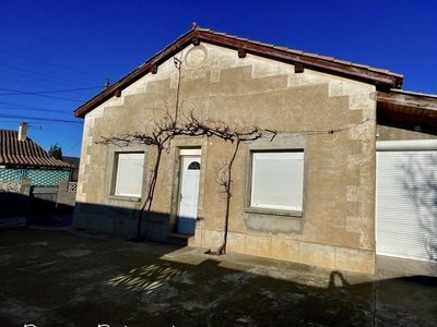 Maison 3 pièces de 75 m² à Thézan-des-Corbières (11200)