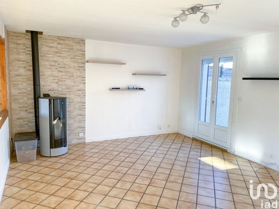 Maison 4 pièces de 75 m² à Vert-Saint-Denis (77240)