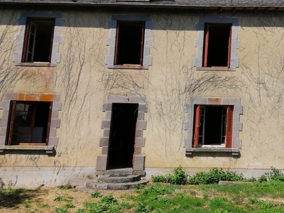 Maison de village 6 pièces de 155 m² à Anglards-de-Salers (15380)