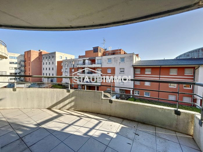 Saint-Louis Appartement 4 pièces de 84 m² avec balcon et garage
