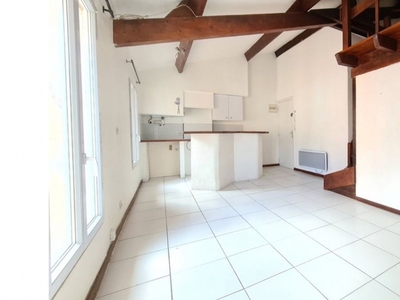 Studio 1 pièce de 30 m² à Hyères (83400)