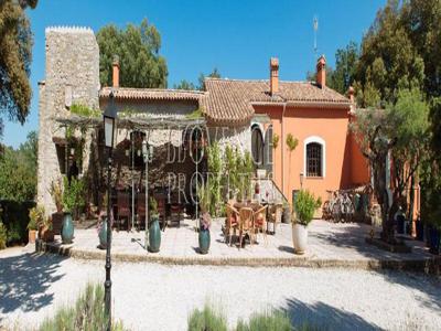 Maison de campagne de luxe de 18 pièces en vente Besse-sur-Issole, Provence-Alpes-Côte d'Azur