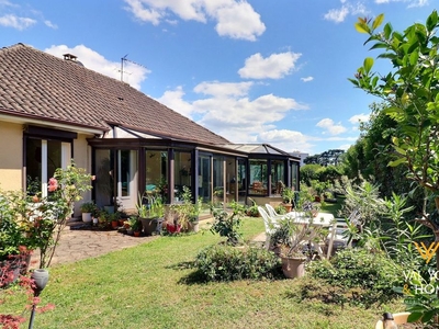 Maison de 5 pièces de luxe en vente à Saint-Genis-Laval, Auvergne-Rhône-Alpes