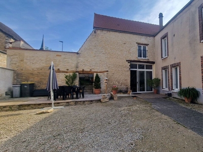 Vente maison 7 pièces 141 m² Ancy-le-Franc (89160)