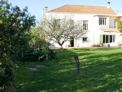 Vente maison 7 pièces 180 m² Arles (13200)
