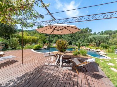 Maison à & AIX-EN-PROVENCE de 203m²