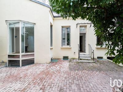 Maison 5 pièces de 176 m² à Paris (75018)
