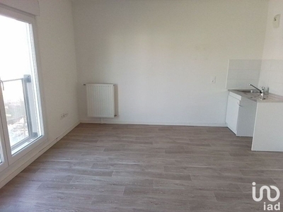 Appartement 1 pièce de 28 m² à Corbeil-Essonnes (91100)