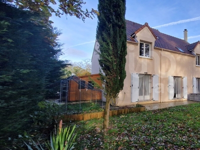 Maison 6 pièces de 164 m² à Le Mesnil-Saint-Denis (78320)