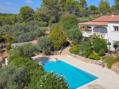 Maison 7 pièces de 265 m² à Draguignan (83300)