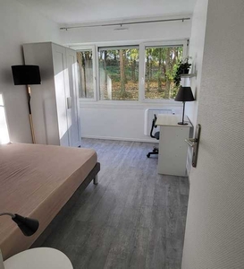 Location meublée appartement 4 pièces 81 m² Noisy-Le-Grand (93160) 1.500