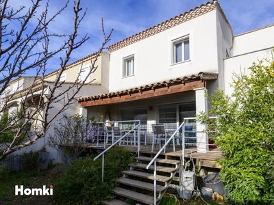 Villa de type 4 de 119m² avec garage sur une parcelle de 250m² à Arles