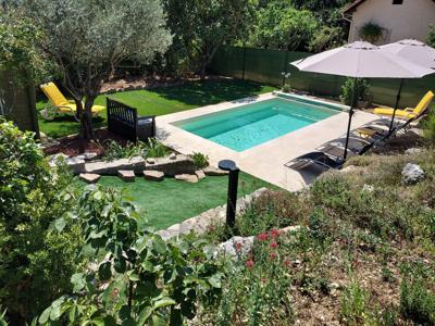 Villa La Sarriette, villa avec piscine dans un quartier calme de Manosque