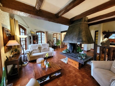 16 room luxury Villa for sale in Saint-Privat-des-Vieux, Occitanie