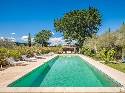 Villa de luxe de 36 pièces en vente Le Thor, Provence-Alpes-Côte d'Azur