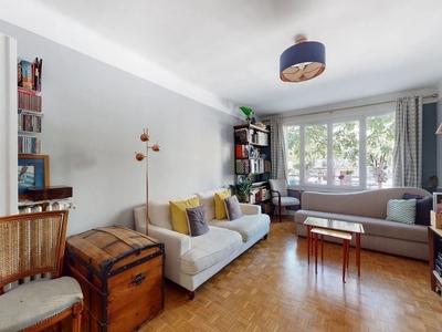 Appartement 3 pièces de 73 m² à Paris (75016)