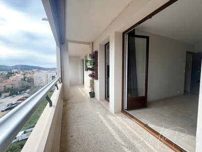 Dpt Var (83), à vendre HYERES appartement T2 de 42 m² - 6ème et dernier Etage - Vue magnifique - Terrasse Loggia