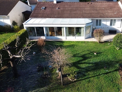 Maison traditionnelle 5 pièces de 96 m² à Forges-les-Bains (91470)