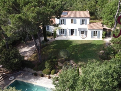 Maison de luxe de 5 pièces en vente à Pourrières, Provence-Alpes-Côte d'Azur