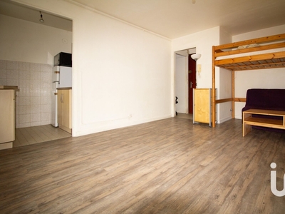 Appartement 1 pièce de 27 m² à Chambéry (73000)