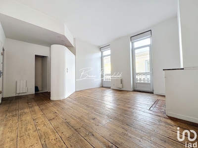 Appartement 2 pièces de 46 m² à Bordeaux (33800)