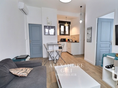 Appartement 3 pièces de 40 m² à Marseille (13007)