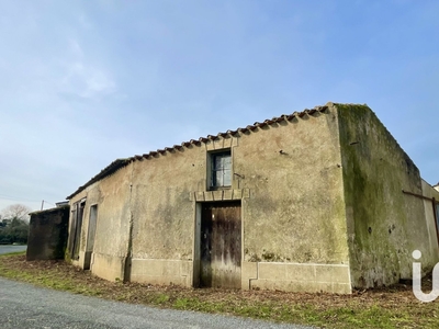 Grange 5 pièces de 100 m² à Corcoué-sur-Logne (44650)