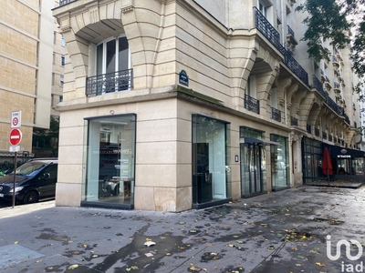 Local d'activités de 71 m² à Paris (75016)