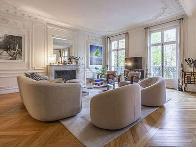Appartement 3 chambres meublé avec ascenseur, cheminée et conciergeLa Muette (Paris 16°)