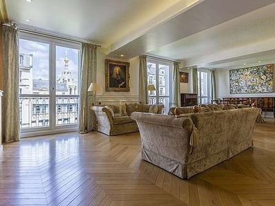 Appartement 4 chambres meublé avec ascenseur, cheminée et place
de parking en optionMonceau (Paris 8°)