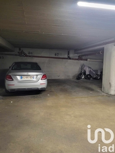 Parking/garage/box de 12 m² à Paris (75015)