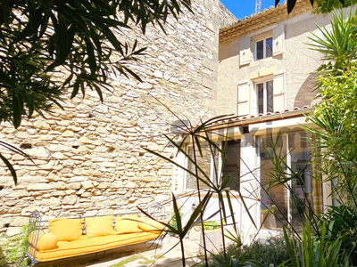 Vente maison 10 pièces 128 m² Saint-Bonnet-du-Gard (30210)