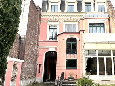 Vente maison 11 pièces 385 m² Roubaix (59100)