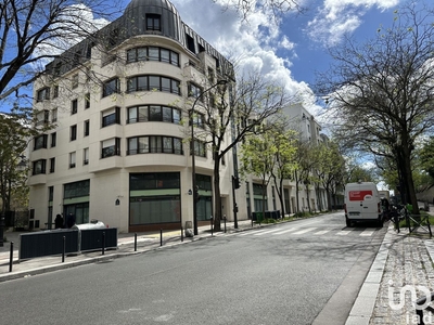 Appartement 3 pièces de 77 m² à Paris (75012)