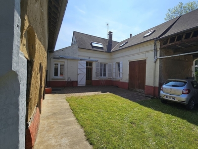 Maison 7 pièces de 112 m² à Feuquières-en-Vimeu (80210)