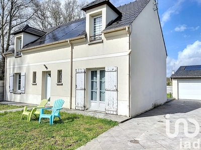 Maison traditionnelle 5 pièces de 107 m² à Vayres-sur-Essonne (91820)