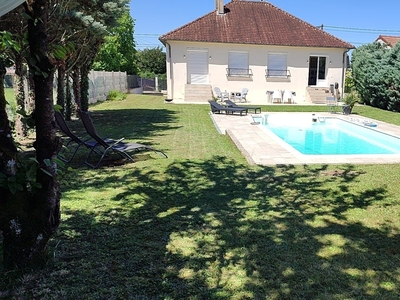Maison 6 pièces de 125 m² à Villeneuve-sur-Yonne (89500)