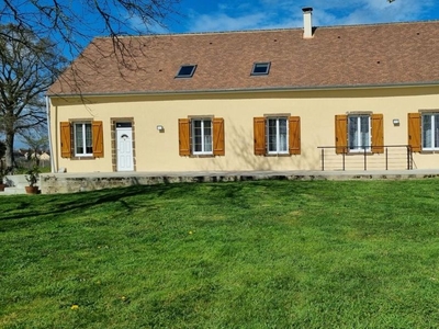 Maison de 6 chambres de luxe en vente à Saint-Jean-d'Assé, France