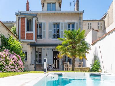 Maison de luxe de 8 pièces en vente La Rochelle, France